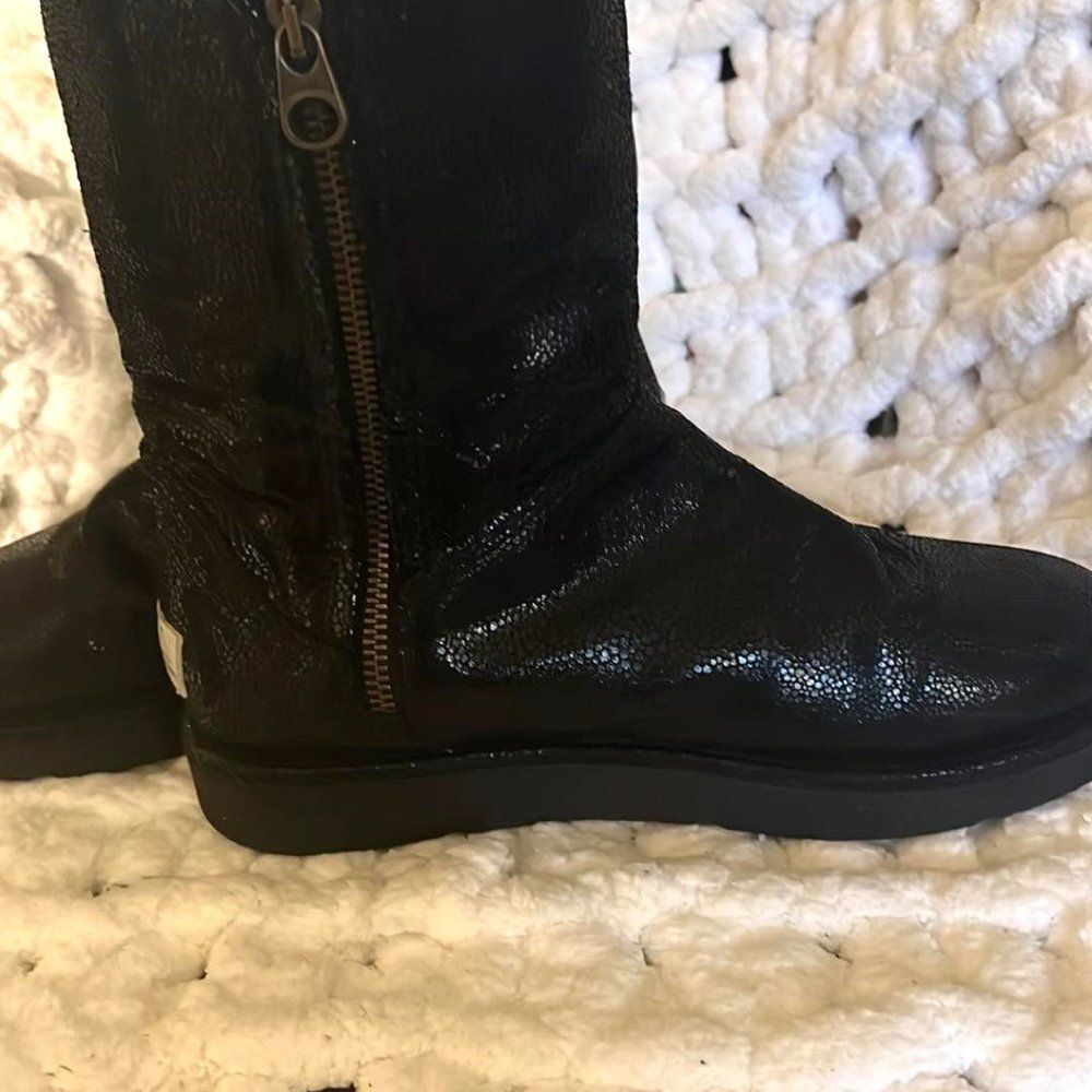 UGG Collection - Mid - Black Leather Snake Skin - EUC - Size 7 - Picture 6 of 12